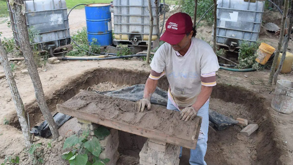 Fabricaciòn de ladrillos en Vega de Otates Pánuco 